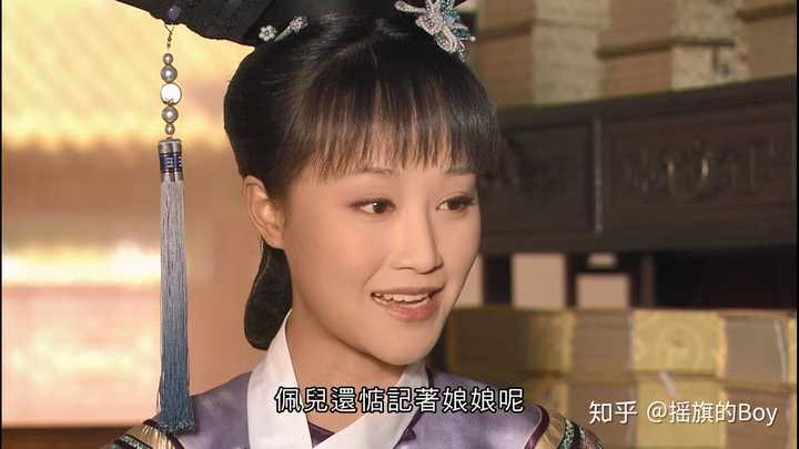 第三步:浣碧随小允子和佩儿离开正殿,去搭讪佩儿,且没有特写镜头,极