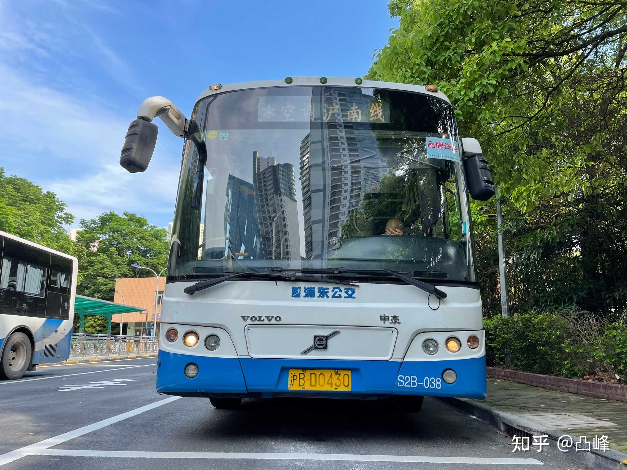凸峰 的想法: 周末运转～沪南线 来告别浦东公交的
