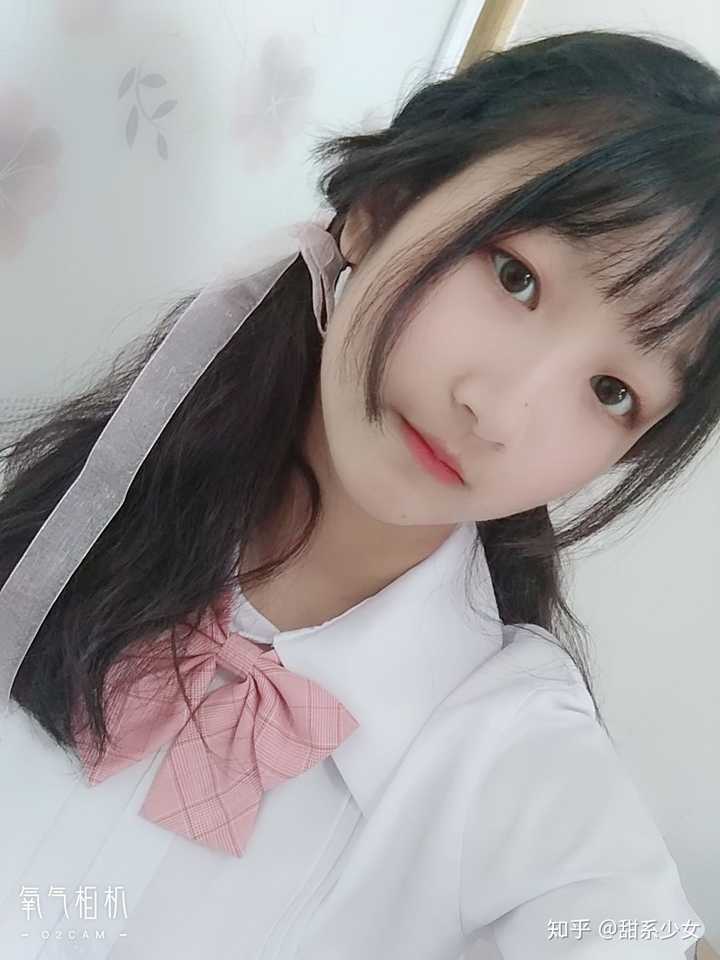 高中时素颜就好看的女生长大化妆后岂不是逆天吗?