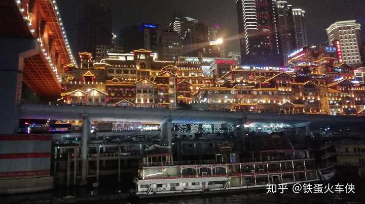 除了抖音上红遍天的洪崖洞,李子坝,磁器口,重庆还有哪些地方非去不可?