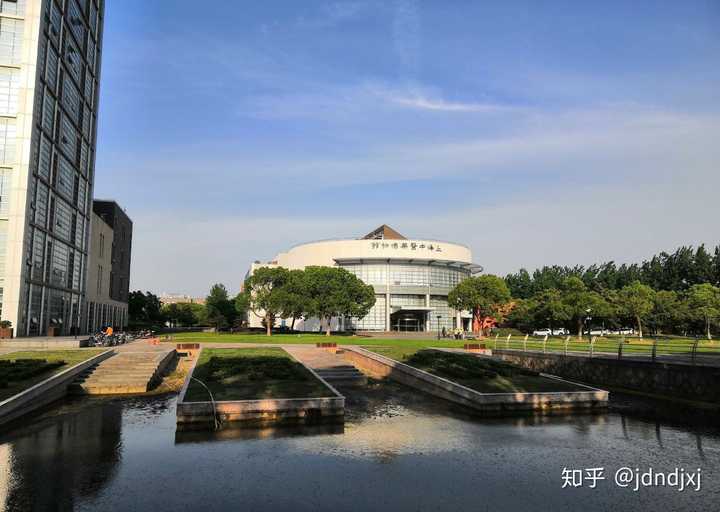 上海中医药大学的校园环境如何?