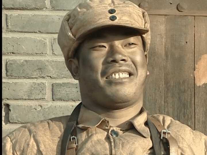 山崎望雷 王有胜是段鹏突击队的一员,段鹏派王有胜看护已经占领了的
