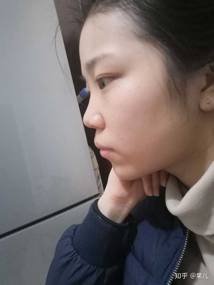 鼻孔大,鼻孔外翻,鼻孔朝天_大山谷图库