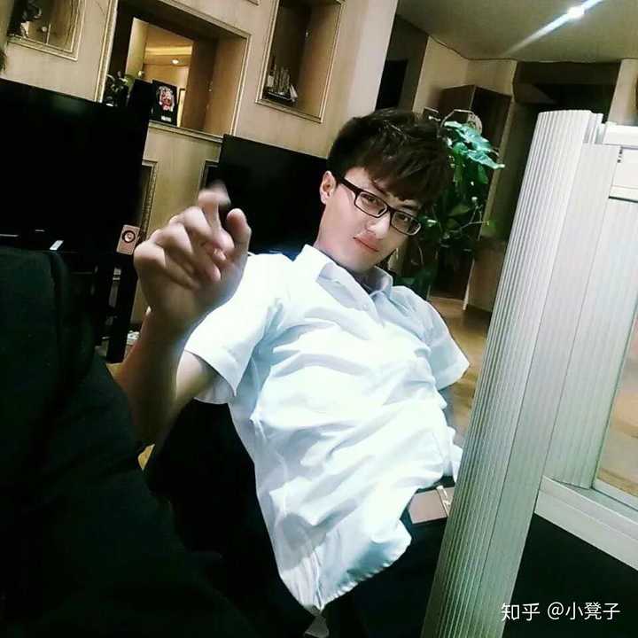 你见过的最好看的男生长什么样子?