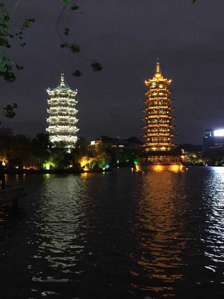 两江四湖和双子塔