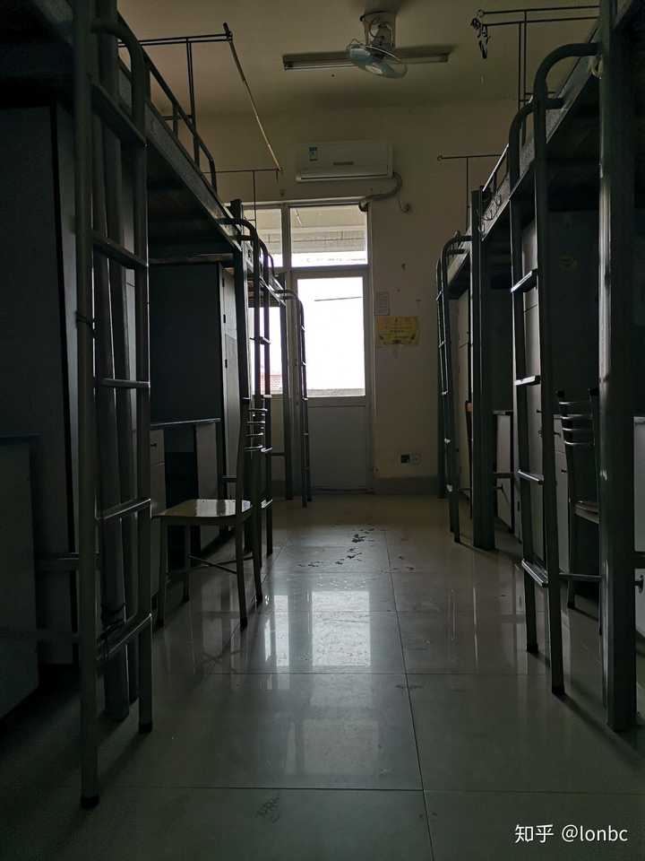 广西中医药大学赛恩斯新医药学院有没有宿舍的照片?