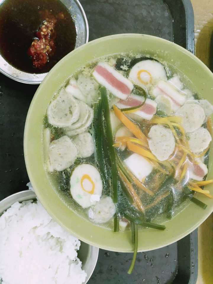 想起学校食堂的汤饭