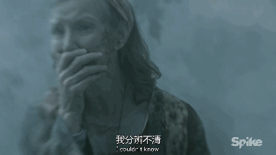 诡谲的未来 第一集结尾,脸上还沾有老伴血迹的娜塔莉走进了教堂.