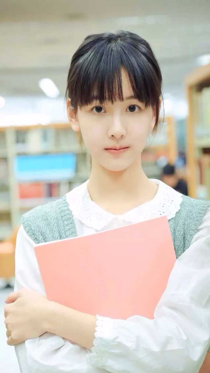 如何评价陈都灵进入娱乐圈? - 知乎