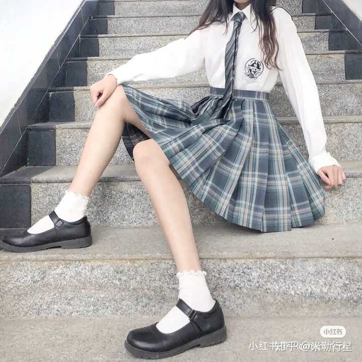 140斤的女孩子可以穿jk或汉服嘛?