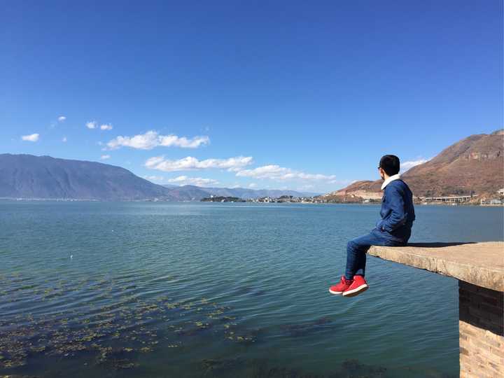大学里一个人出去旅行,是种什么感受?