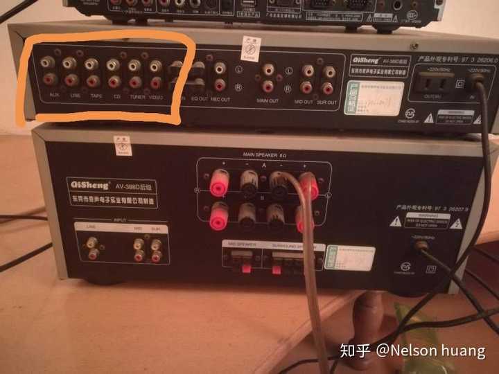 请问这种老式功放该如何连接音箱利用手机放