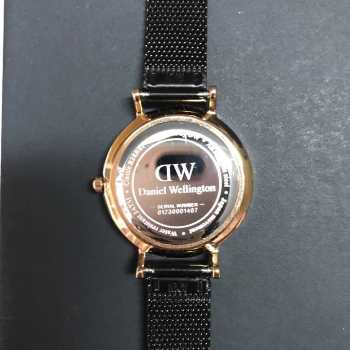 3、如何查看dw手表的序列号？：鉴别dw手表的真伪