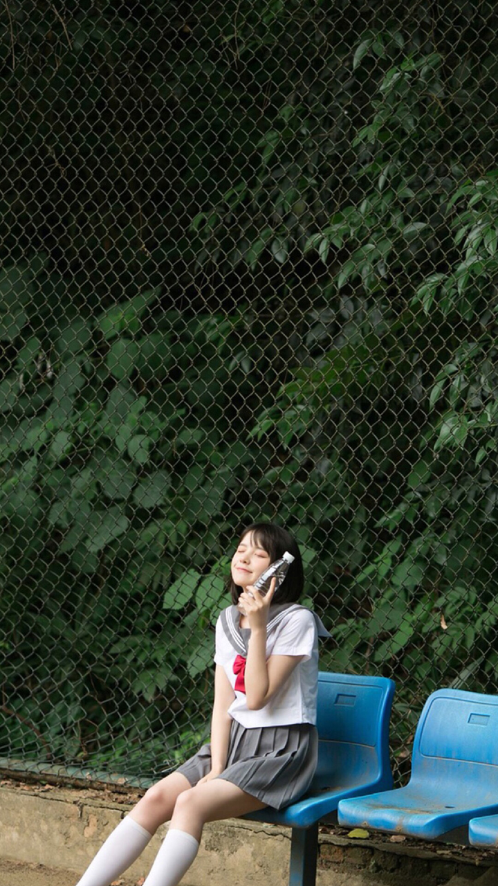 有哪些好看到极致的全面屏壁纸
