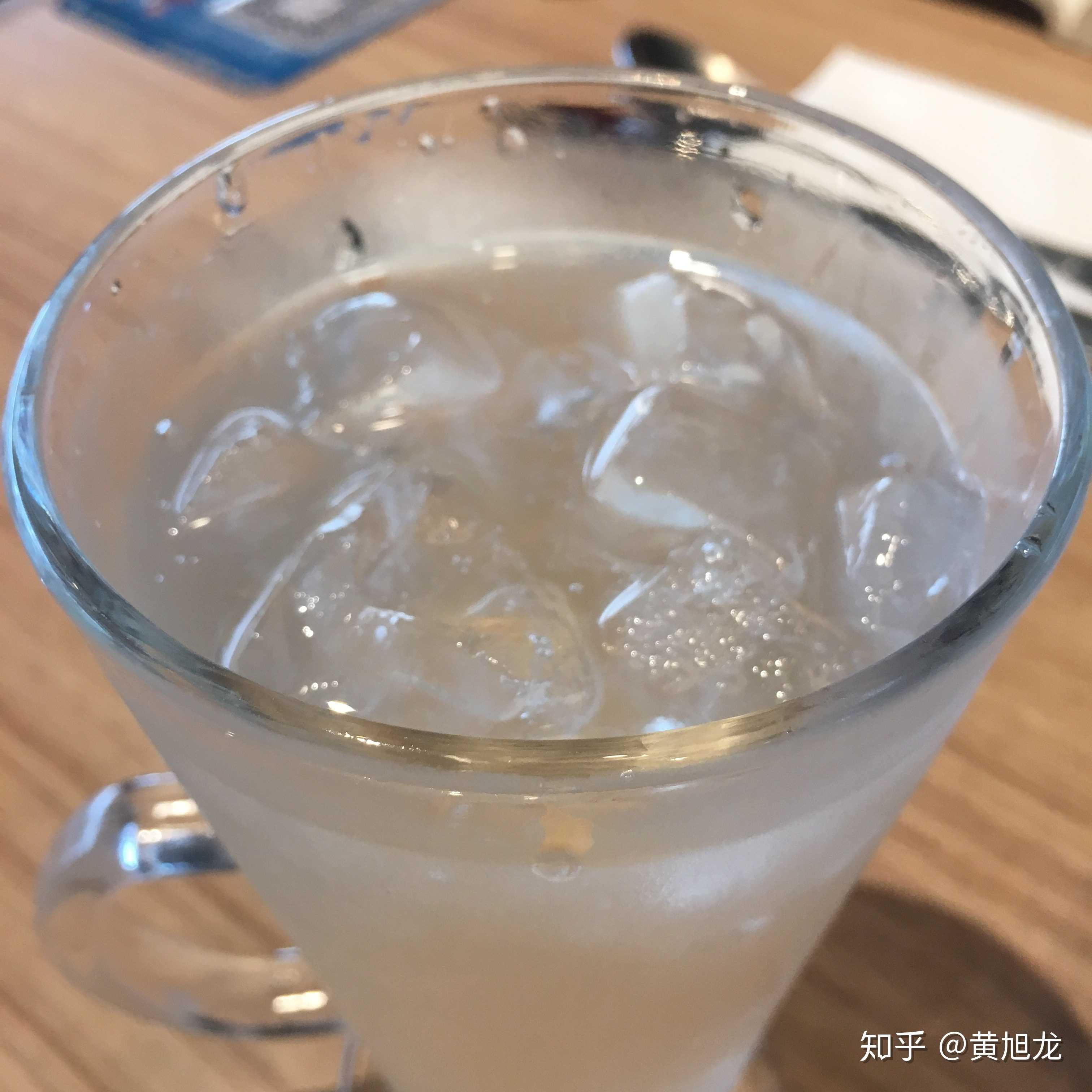 一杯冰水,开启我的逼乎生活.