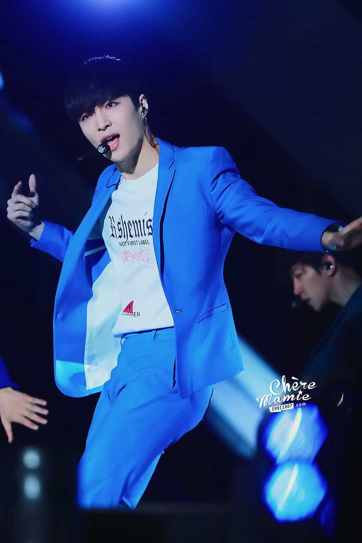 评价张艺兴舞蹈 鹿晗和张艺兴不一个档次