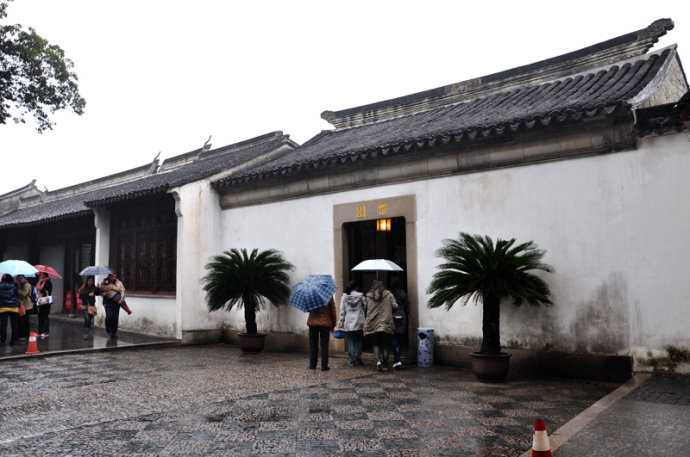 苏州留园的入口到底是怎么设计的?
