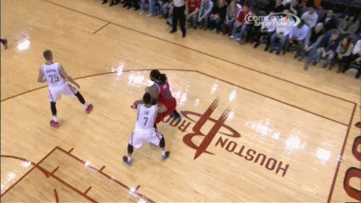 篮球实战中如何正确的身体对抗?