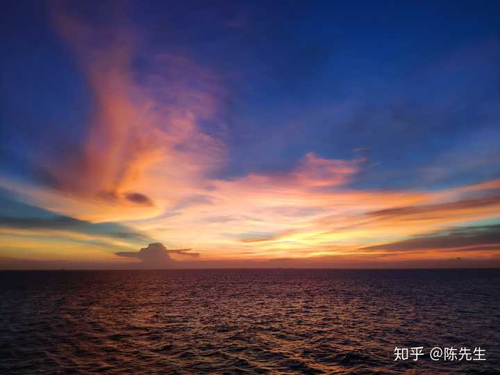 能不能分享一张你手机相册里最美的天空照?