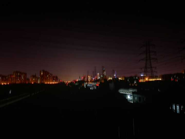 画室楼顶的夜景.