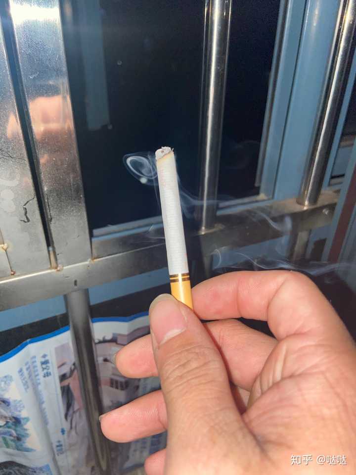 为什么抽烟的时候总是头几口特别好抽,越往后越难抽?