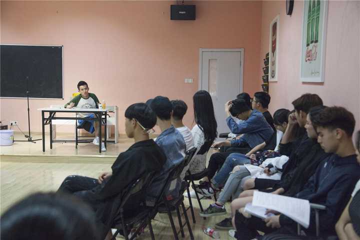 高三表演播音艺考生的烦恼, 不知道怎么样才能静下来学习?