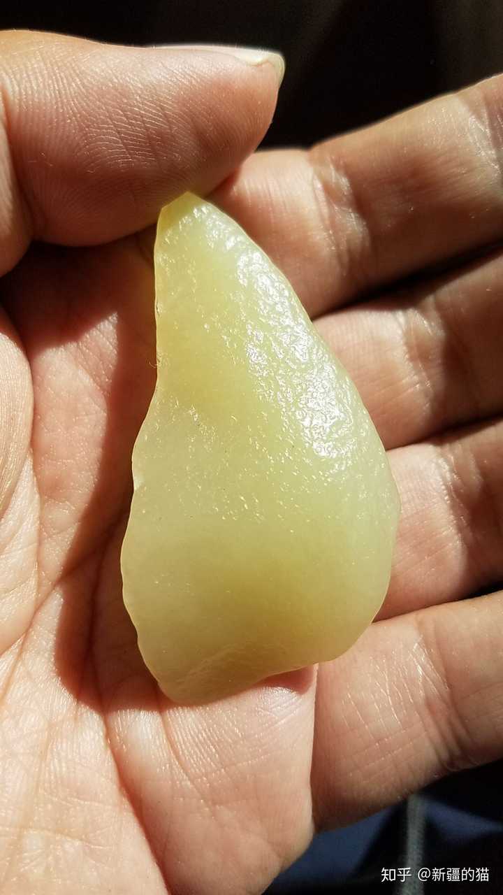 鸡油黄是真正的和田黄玉吗?