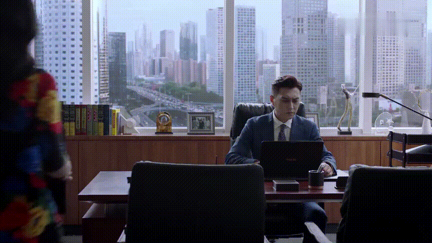 有人统计过《精英律师》里栗娜目前为止穿过多少套衣服么?