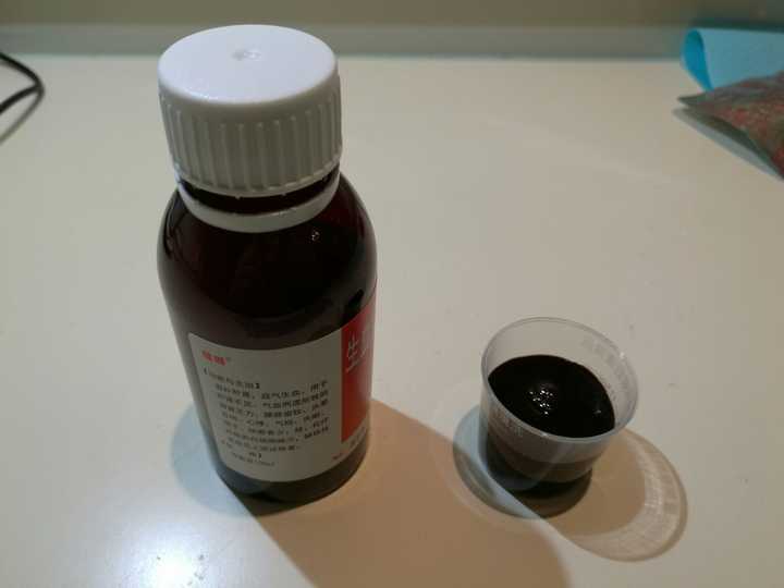 正好在喝药,我发现我倒药水时都要凹液面对准刻度线,.