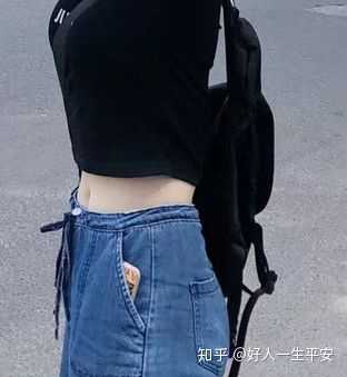 作为一个腰细腿粗的女生什么感觉?