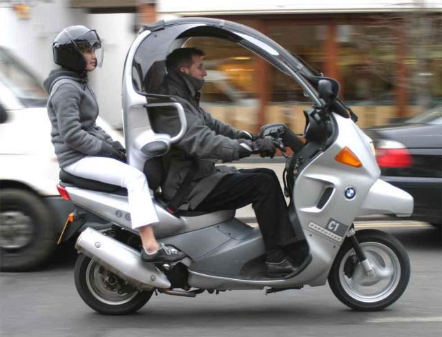 为什么 bmw c1 这么好的 scooter 摩托车(轻便,好看,不用头盔)只在