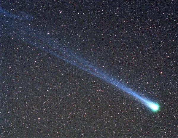 对比其他彗星,为什么哈雷彗星比较著名?