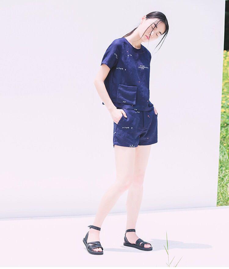 女生头像学打扮自己,学搭配穿衣?女生戴帽子初中qq帅气图片