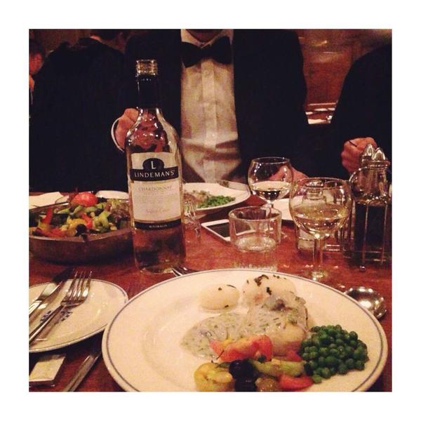 在剑桥大学和牛津大学等知名高校吃正餐(formal dinner)是一种什么样