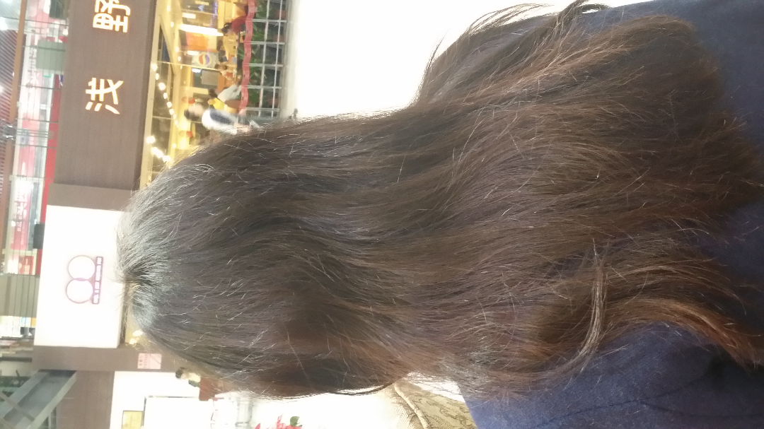 头发中间总是弯曲的,请问有什么好的解决办法