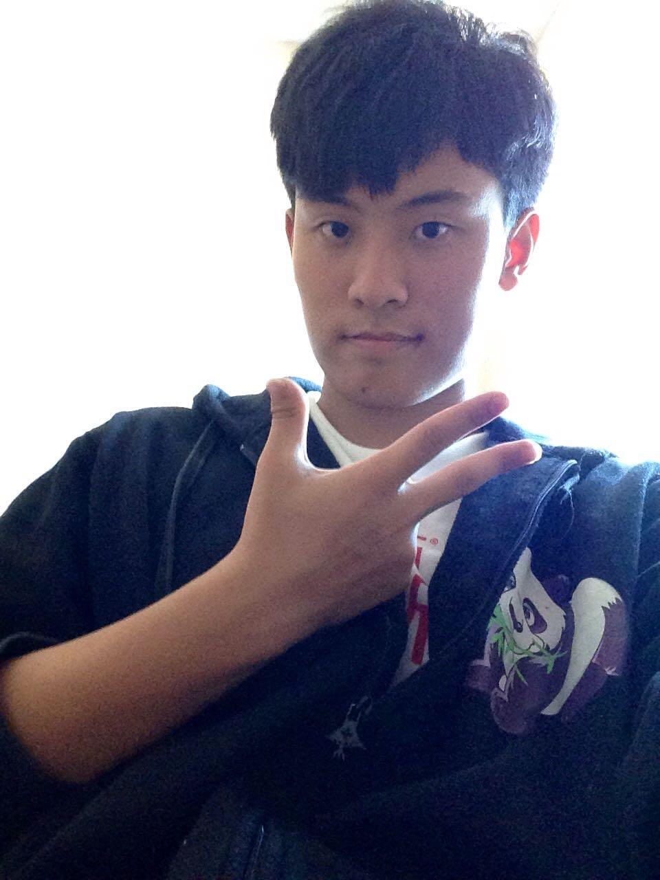 请问<em>男生</em>应该<em>如何</em>蓄长发,请说一说过程和细节
