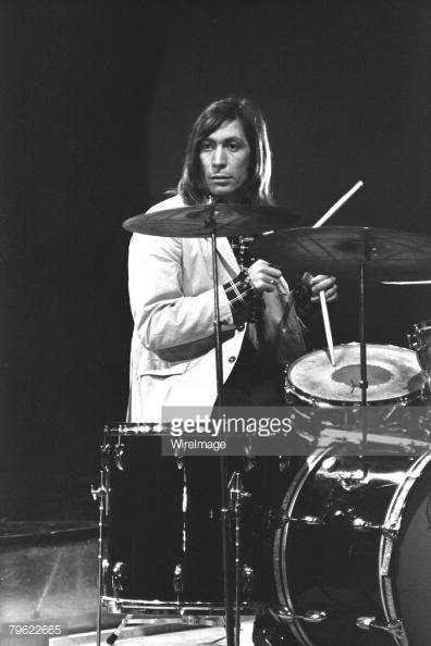 如何评价滚石乐队的鼓手 charlie watts?