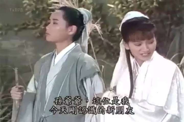 胡媚娘已经很厉害,靠女扮男装 跟许仕林先拉近关系做朋友 使的"兄弟婊