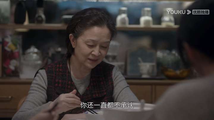 老婆坐月子的时候我说了她一句是不是听不懂人话她记恨到现在是不是太