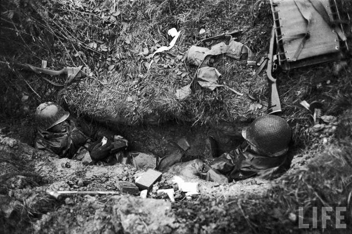 二战中,一只部队突然被袭击,是怎么出现战壕的,现挖有那么快吗?
