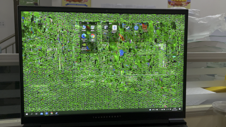 wallpaper动态壁纸使用时偶尔会出现一两秒的绿色花屏,会和电脑硬件有