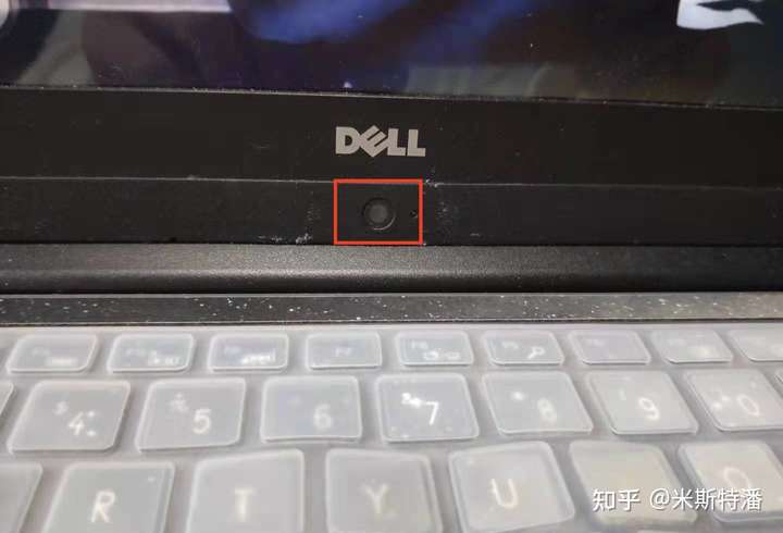 而他们使用的电脑基本上都是 华为或 dell的某款笔记本—其摄像头都