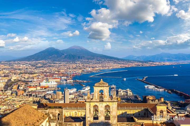 意大利那不勒斯是以什么闻名于世的?