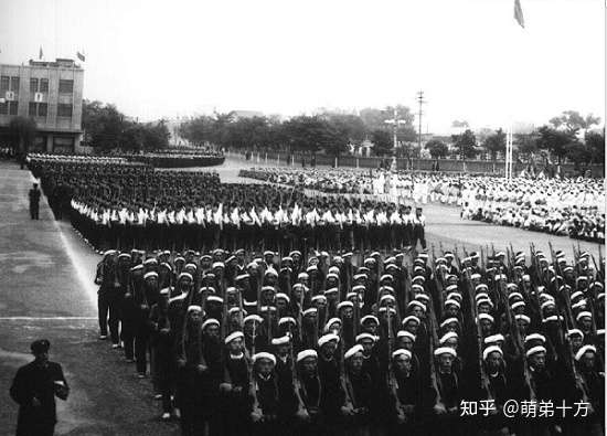 1958年10月1日国庆节,太原农民民兵大阅兵