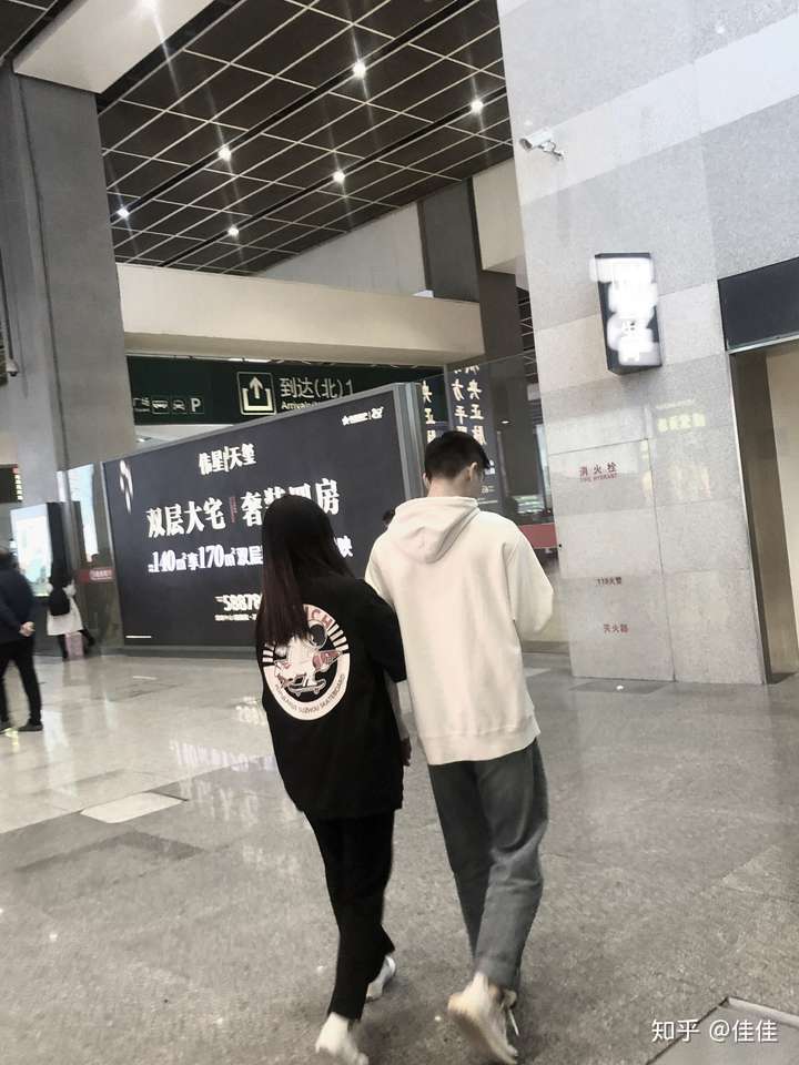 190男生和170女生合照,170男生和160女生合照 170的女生想找个190的男朋友很困难吗?