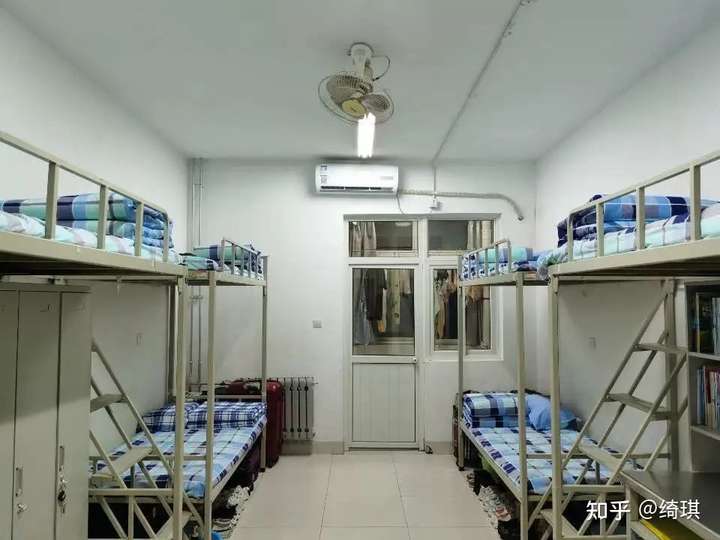 潍坊医学院的宿舍条件如何?校区内有哪些生活设施?