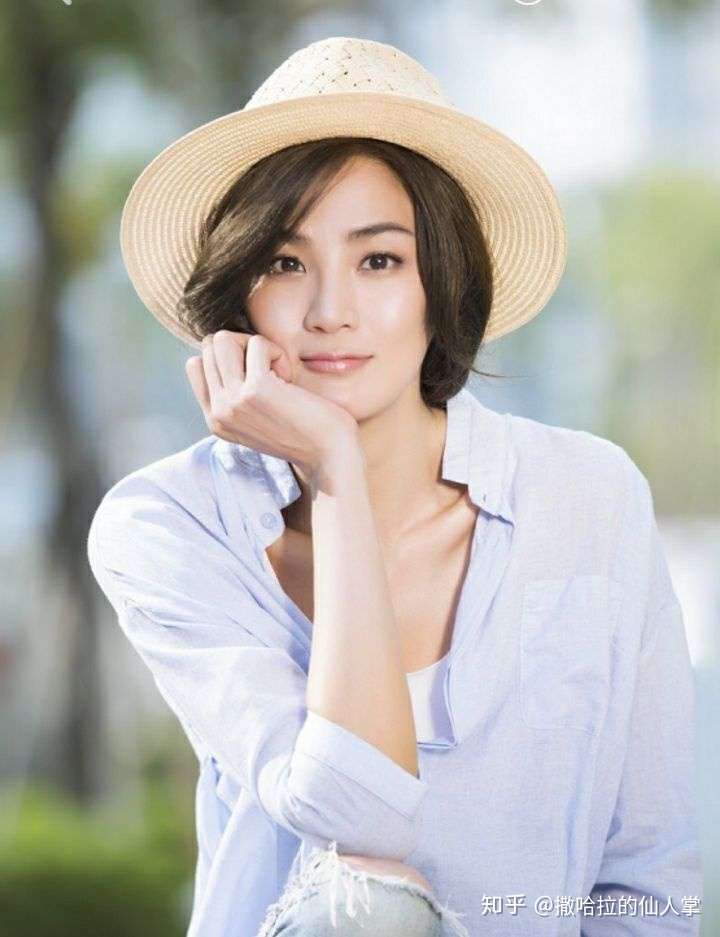 铁定是洪小铃呀! 下面,先欣赏小玲姐姐的颜
