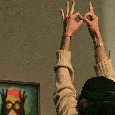 有三个人用的情侣头像吗?