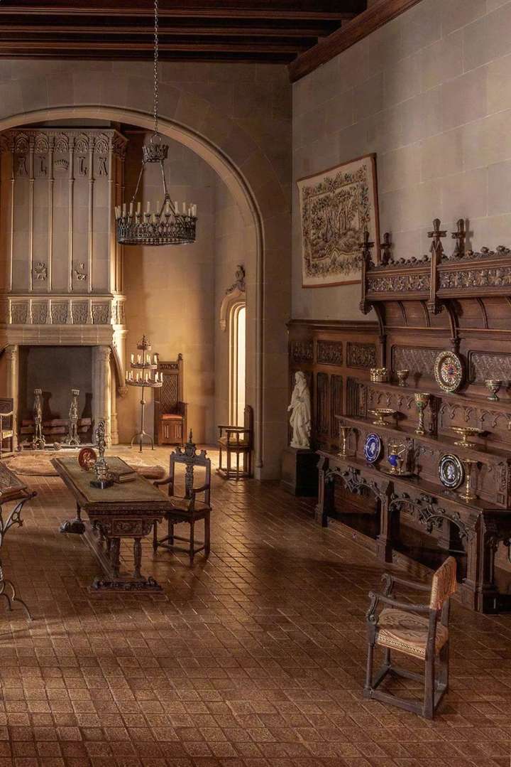 中世纪时期在家具的两项重大改进是什么?