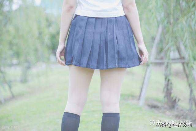 为什么女生穿比基尼不怕被看穿裙子却怕走光